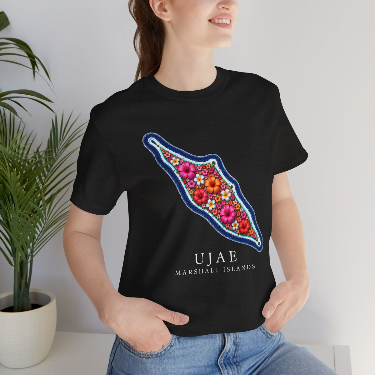 UJAE FLOWER Unisex T-Shirt