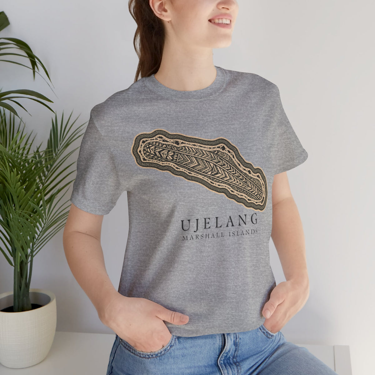 UJELANG Tribal Sun Unisex T-Shirt