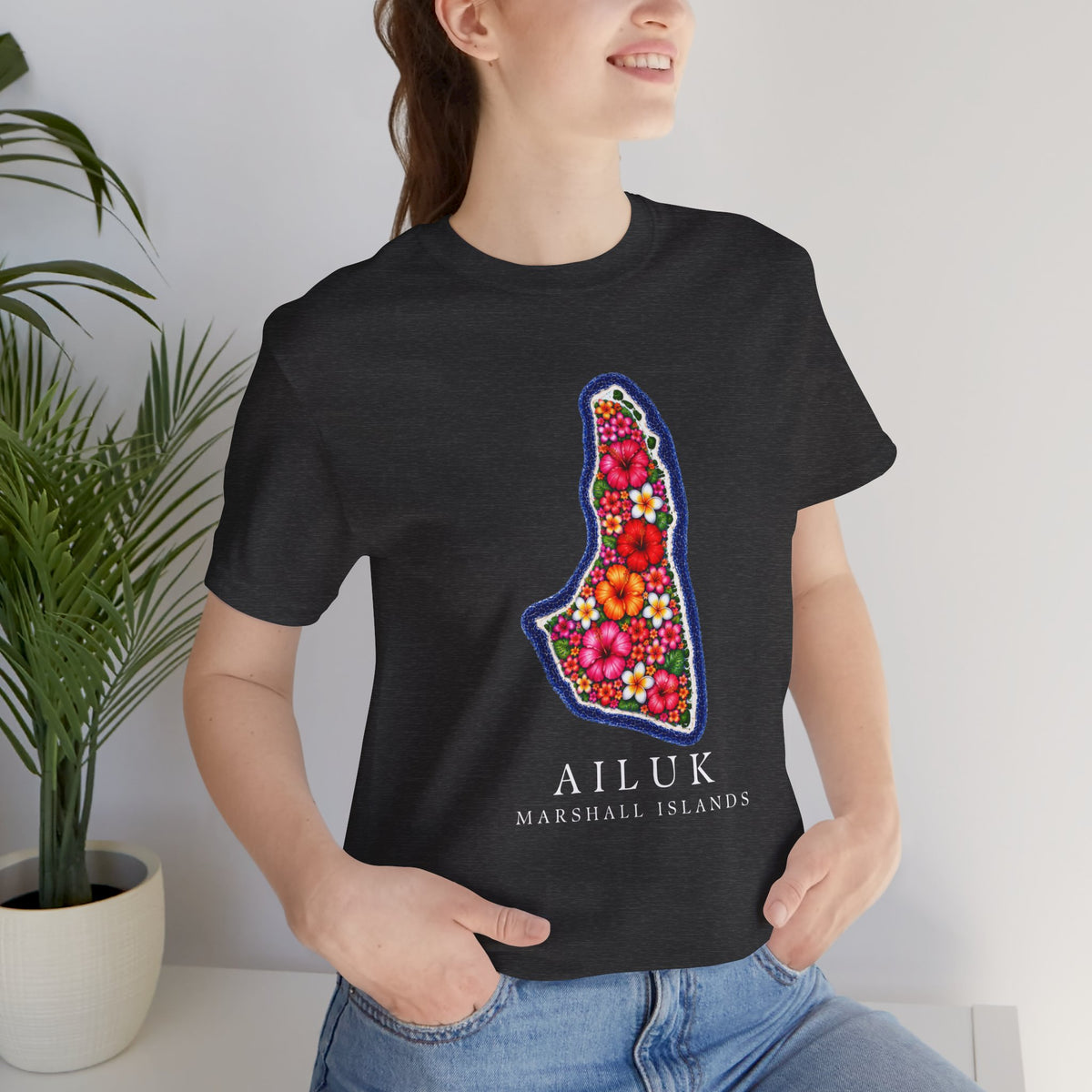 AILUK FLOWER Unisex T-Shirt
