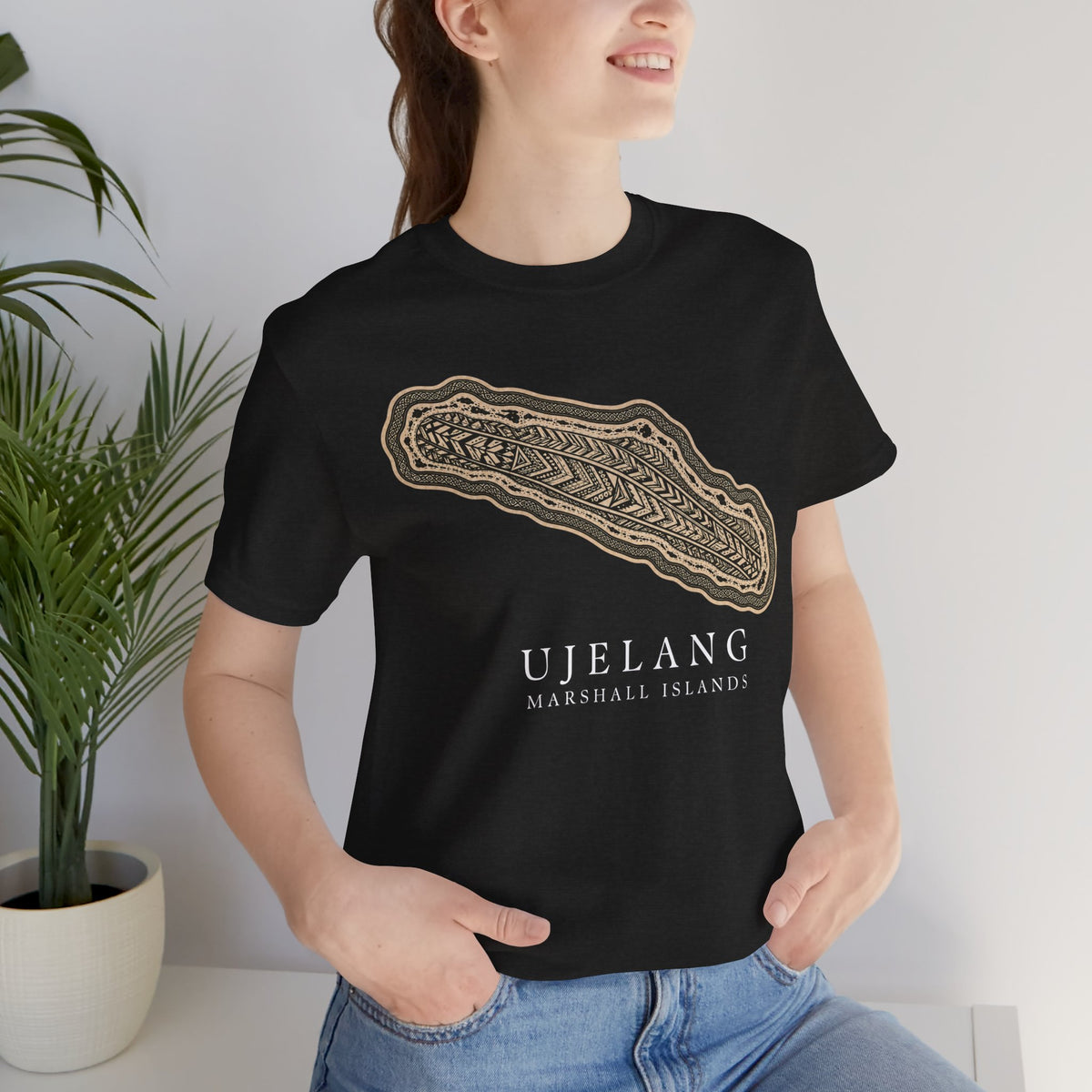 UJELANG Tribal Sun Unisex T-Shirt