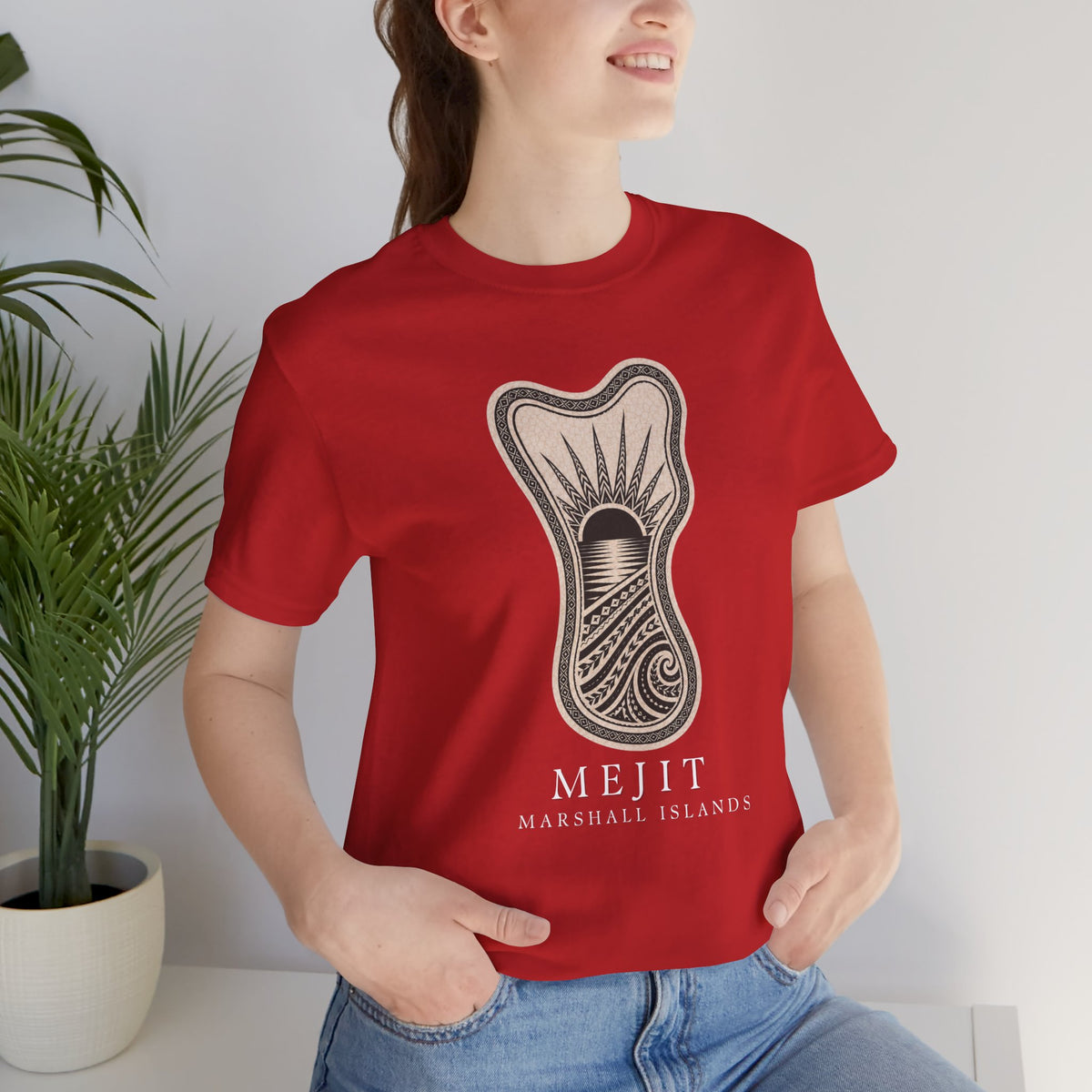MEJIT Tribal Sun Unisex T-Shirt