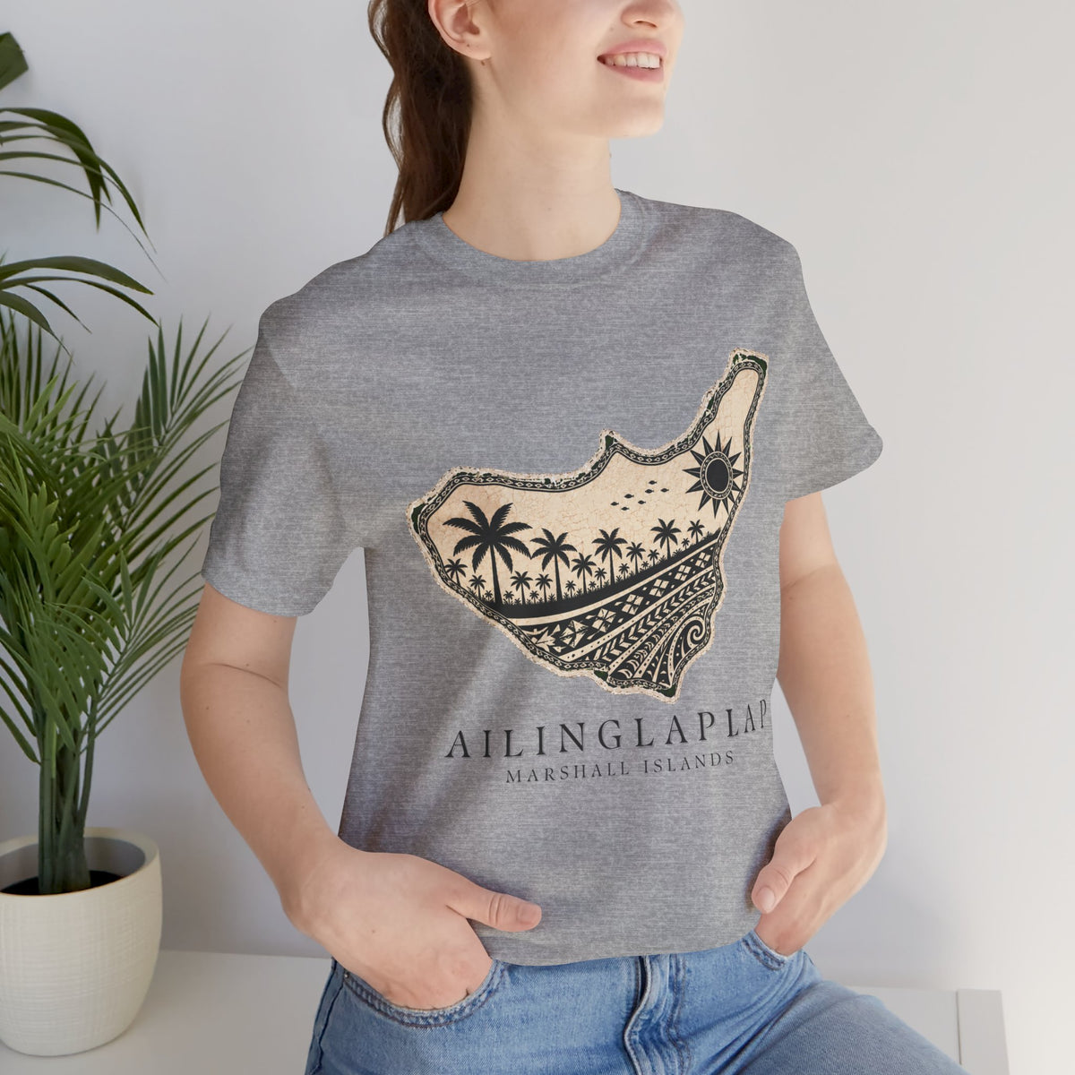 AILINGLAPLAP Tribal Sun Unisex T-Shirt