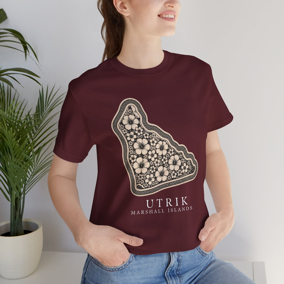 UTRIK Tribal Sun Unisex T-Shirt
