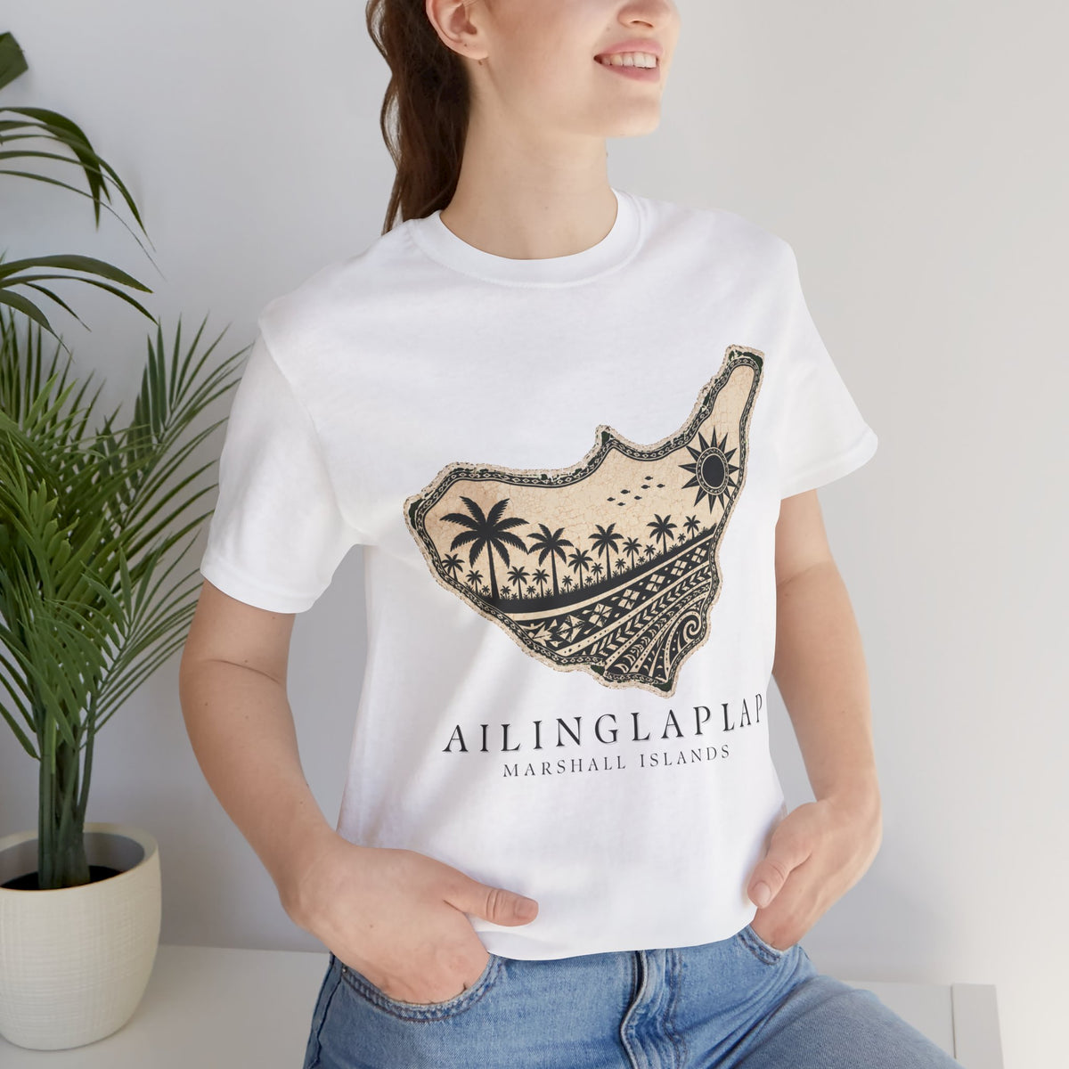 AILINGLAPLAP Tribal Sun Unisex T-Shirt