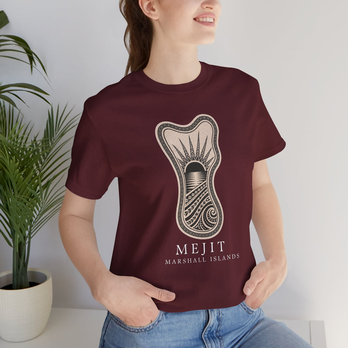 MEJIT Tribal Sun Unisex T-Shirt