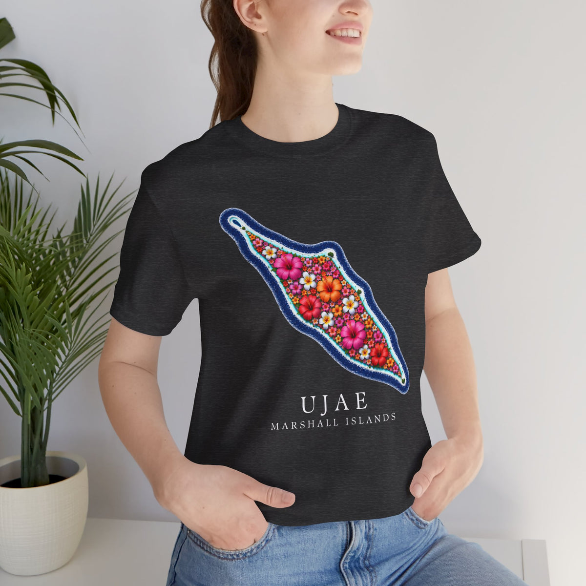 UJAE FLOWER  Unisex T-Shirt