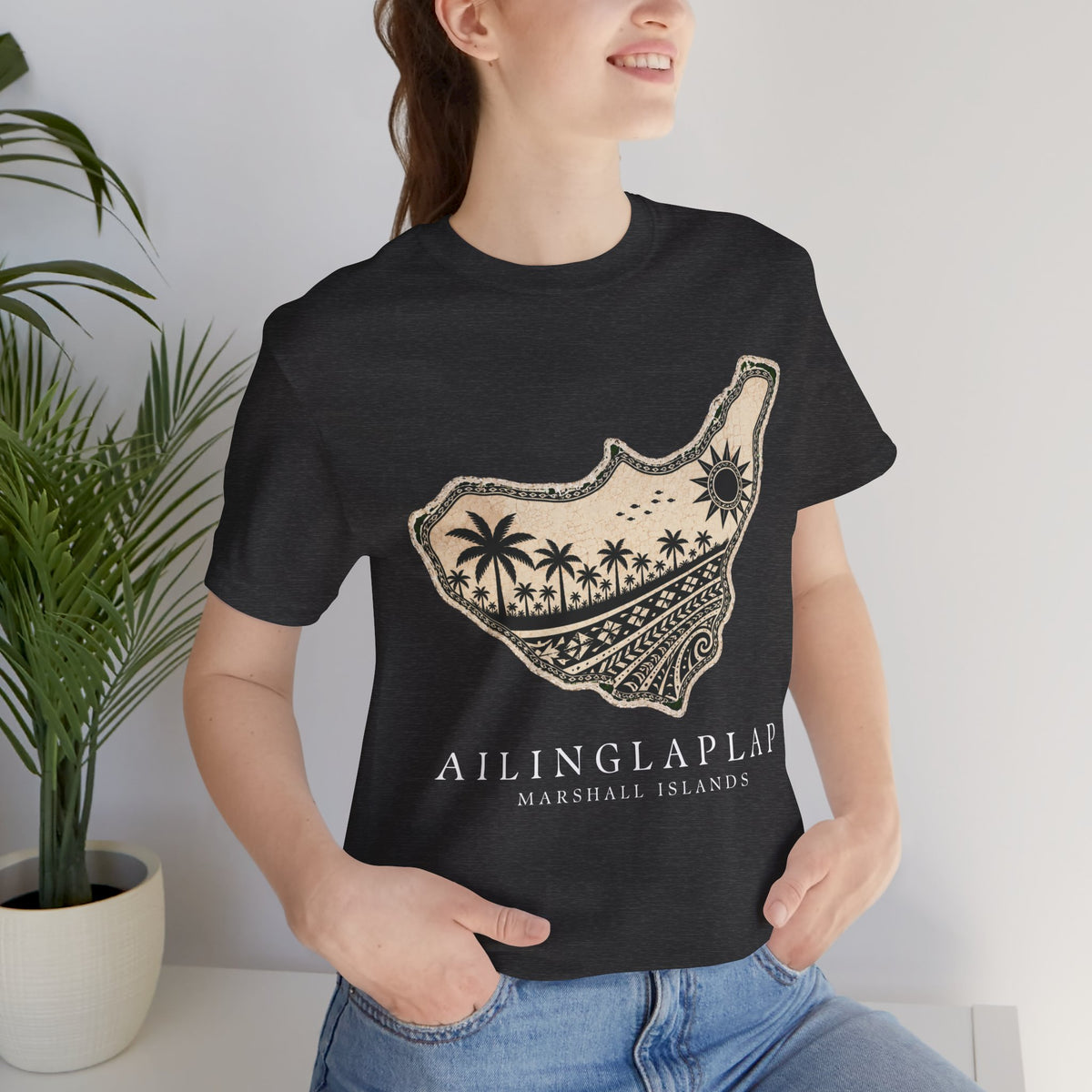AILINGLAPLAP Tribal Sun Unisex T-Shirt