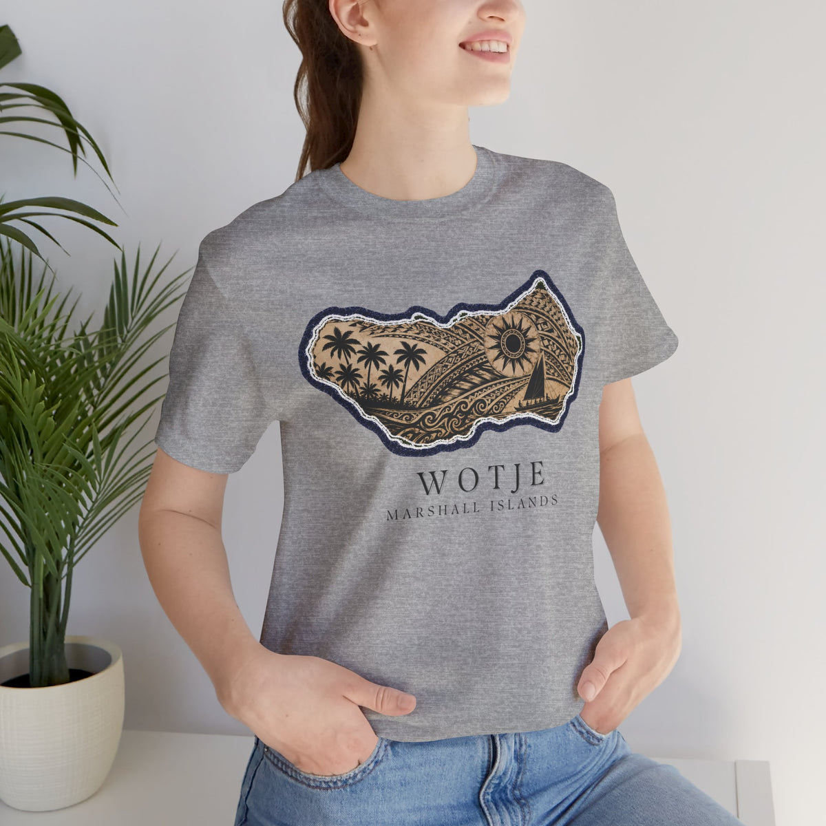 WOTJE  Tribal Sun Unisex T-Shirt
